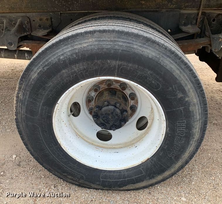 image for item DP8753 2002 GMC C7500  pothole patcher truck