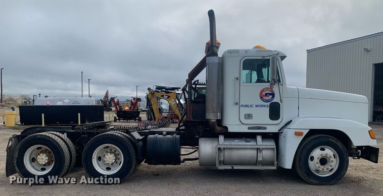 image for item DP8755 1996 Freightliner FLD  winch truck