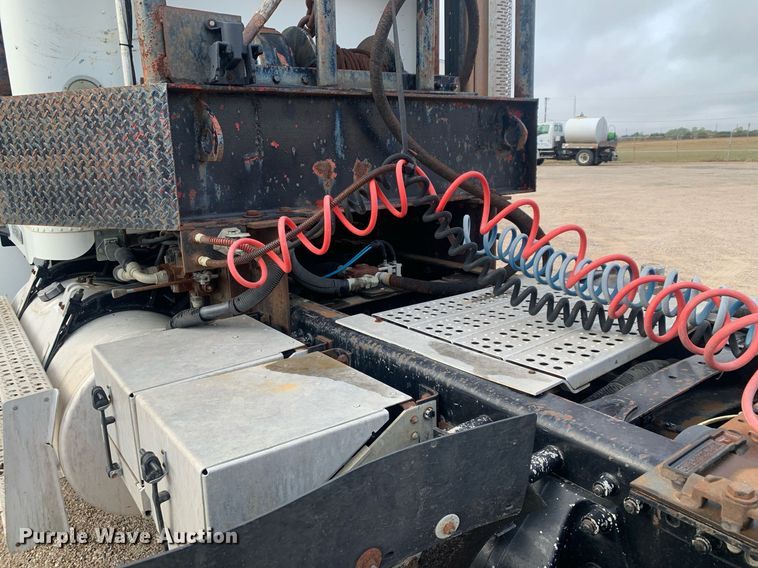 image for item DP8755 1996 Freightliner FLD  winch truck