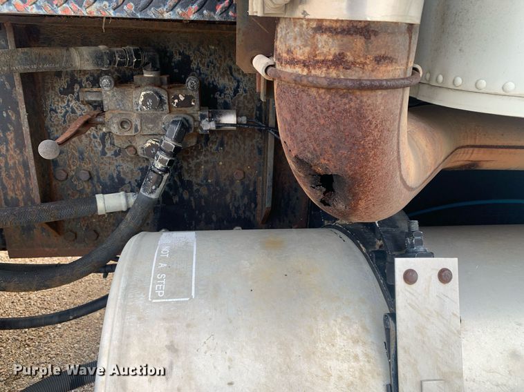 image for item DP8755 1996 Freightliner FLD  winch truck