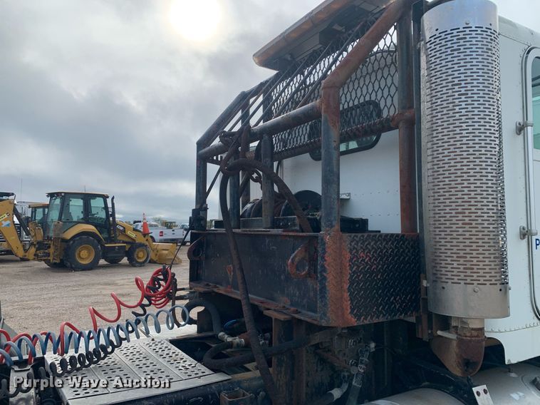 image for item DP8755 1996 Freightliner FLD  winch truck