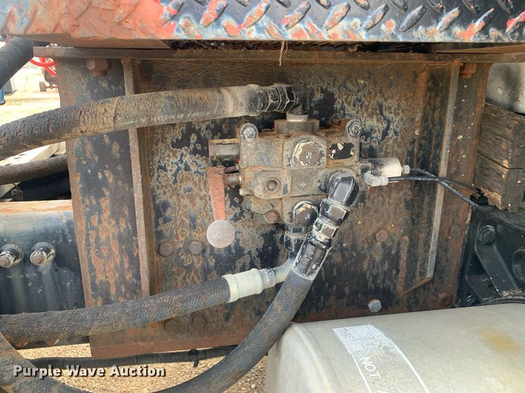 image for item DP8755 1996 Freightliner FLD  winch truck