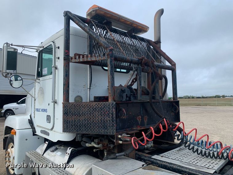 image for item DP8755 1996 Freightliner FLD  winch truck