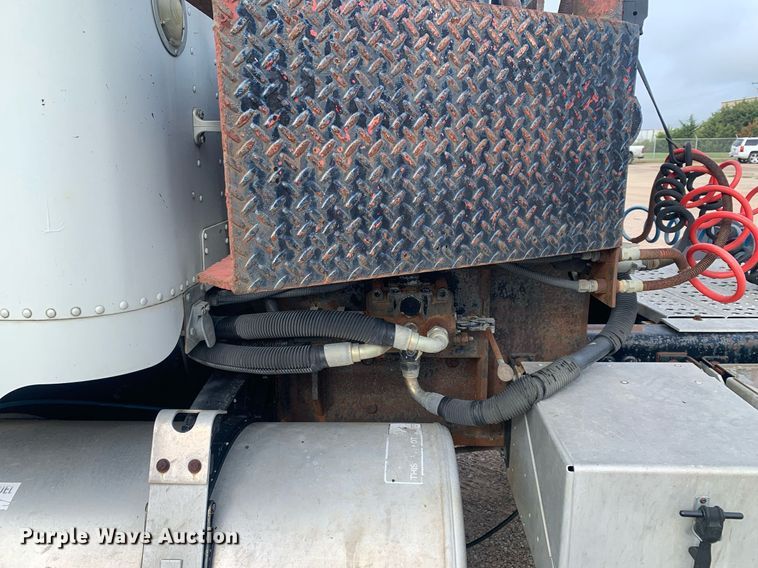 image for item DP8755 1996 Freightliner FLD  winch truck