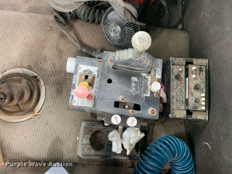 image for item DP8755 1996 Freightliner FLD  winch truck