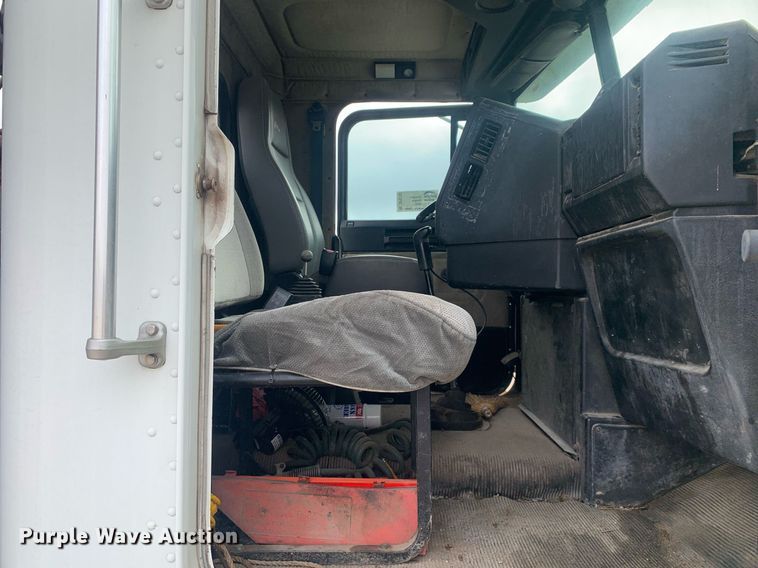 image for item DP8755 1996 Freightliner FLD  winch truck