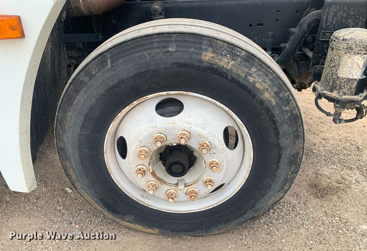 image for item DP8755 1996 Freightliner FLD  winch truck