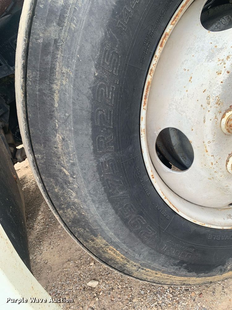 image for item DP8755 1996 Freightliner FLD  winch truck