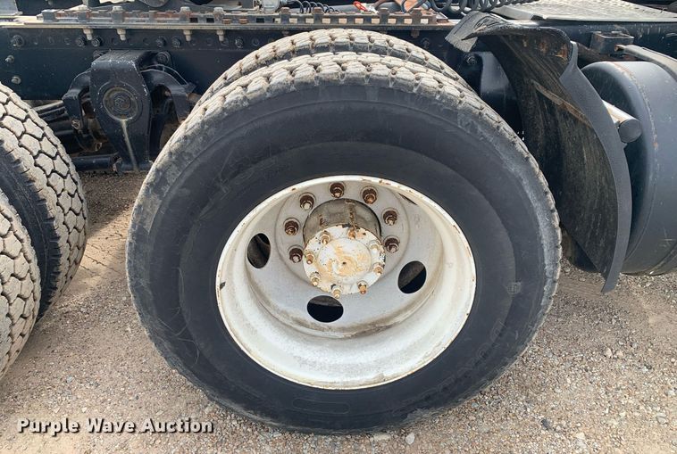 image for item DP8755 1996 Freightliner FLD  winch truck