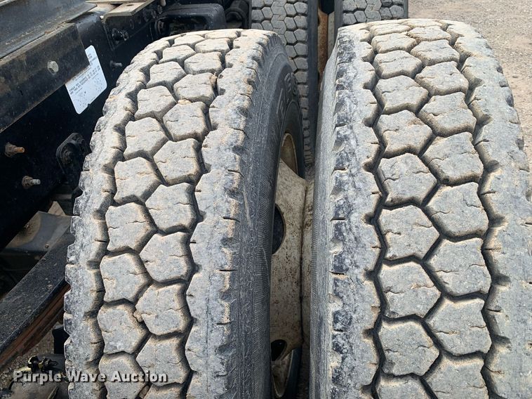 image for item DP8755 1996 Freightliner FLD  winch truck