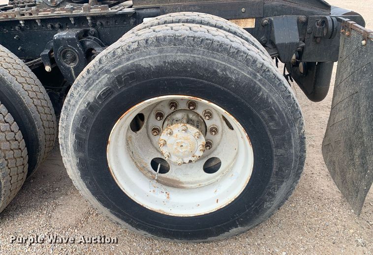 image for item DP8755 1996 Freightliner FLD  winch truck