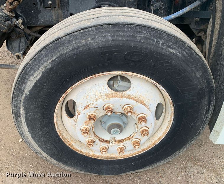 image for item DP8755 1996 Freightliner FLD  winch truck