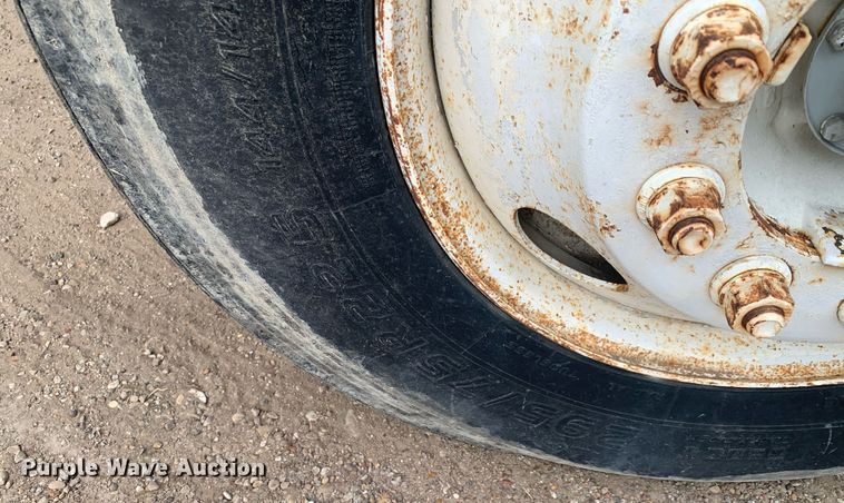 image for item DP8755 1996 Freightliner FLD  winch truck