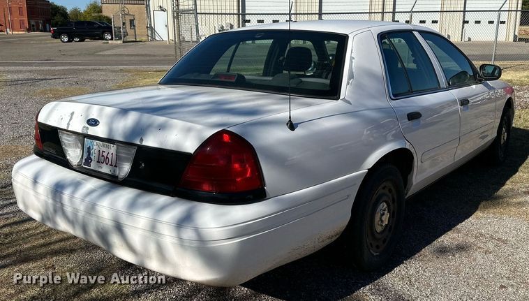 image for item DQ1498 2005 Ford Crown Victoria Police Interceptor