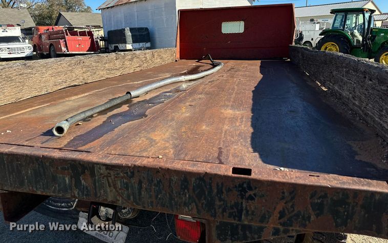 image for item DQ1499 1977 Ford F800  dump flatbed truck