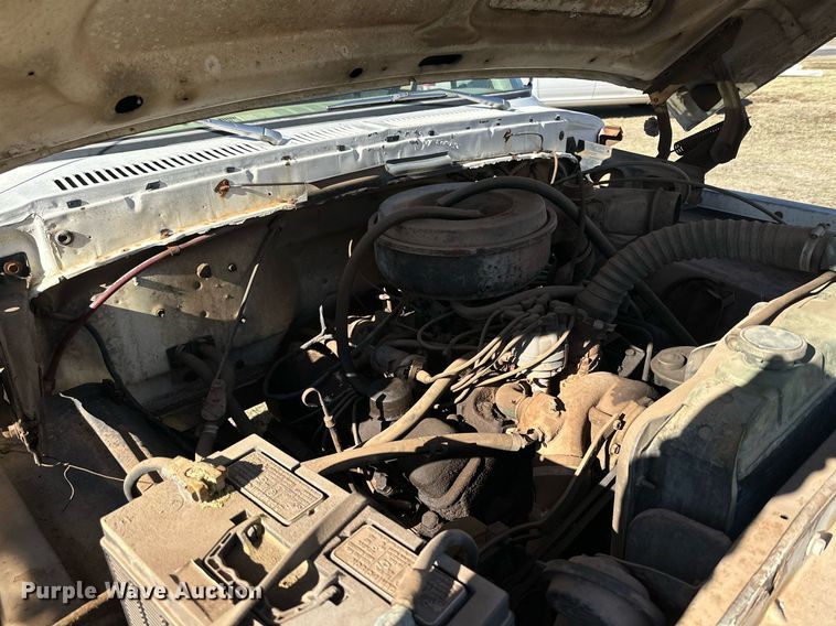 image for item DQ1499 1977 Ford F800  dump flatbed truck