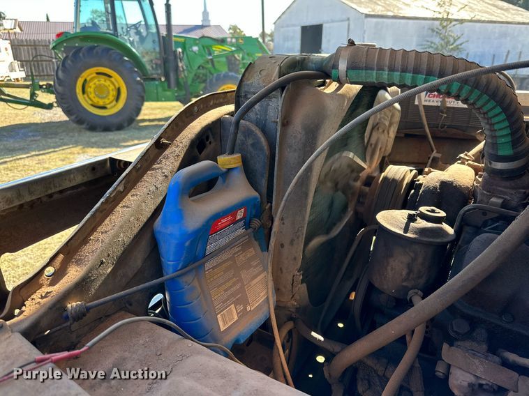 image for item DQ1499 1977 Ford F800  dump flatbed truck