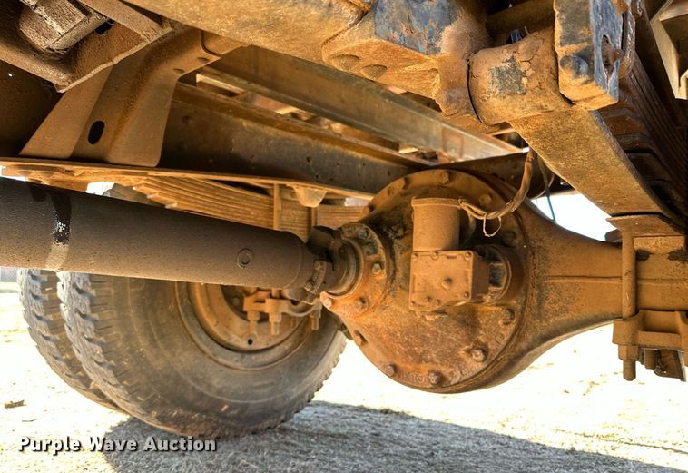 image for item DQ1499 1977 Ford F800  dump flatbed truck