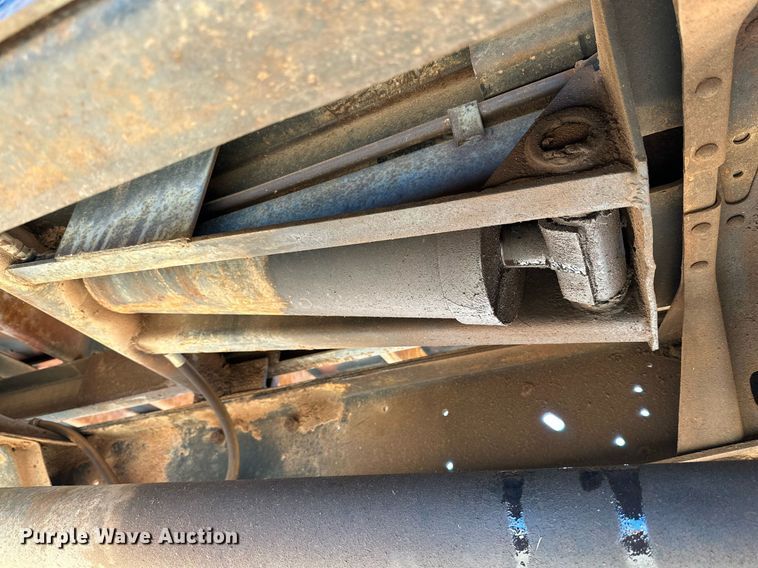 image for item DQ1499 1977 Ford F800  dump flatbed truck