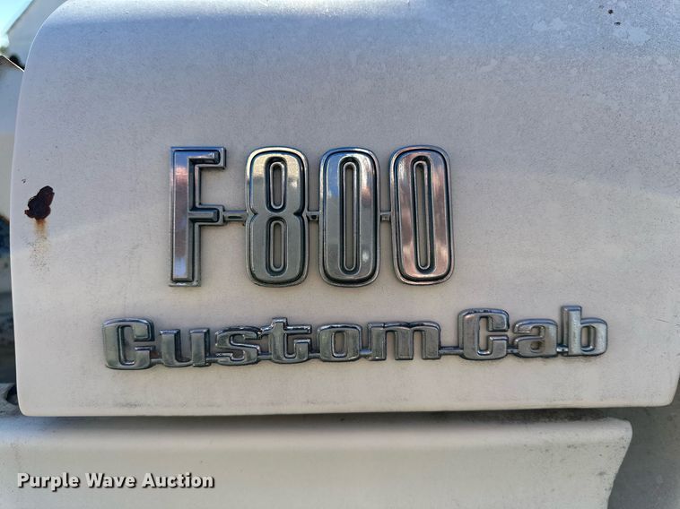 image for item DQ1499 1977 Ford F800  dump flatbed truck