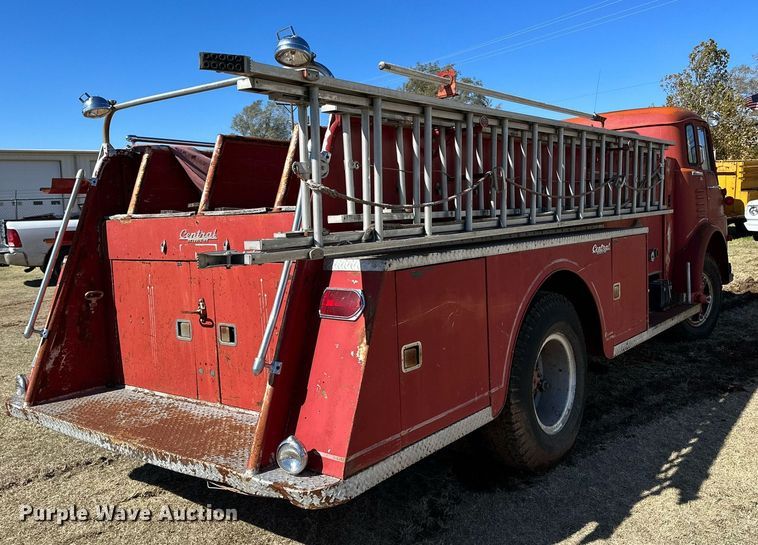 image for item DQ1505 1964 International 190  fire truck