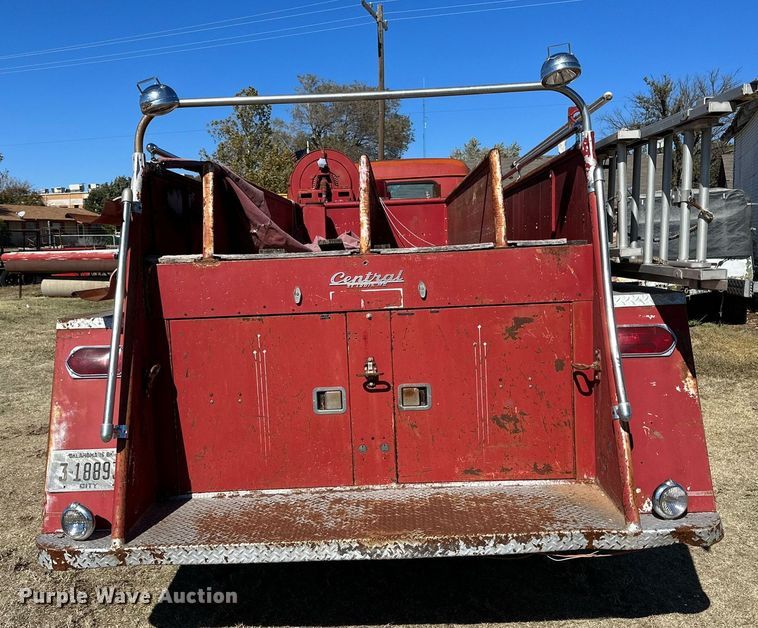 image for item DQ1505 1964 International 190  fire truck