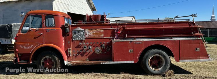 image for item DQ1505 1964 International 190  fire truck