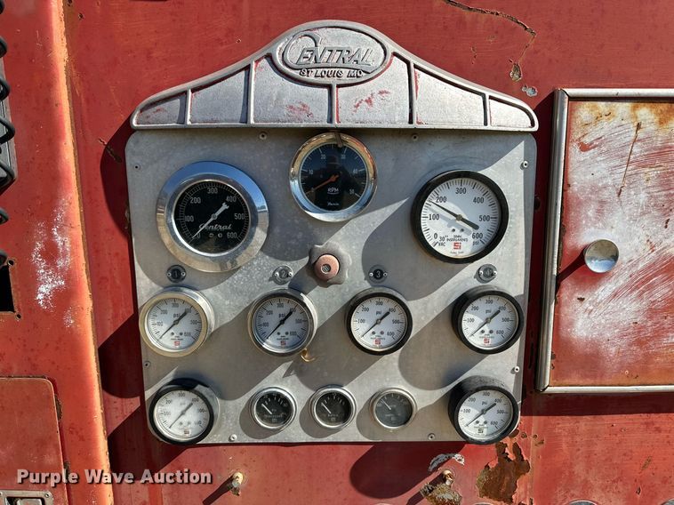 image for item DQ1505 1964 International 190  fire truck