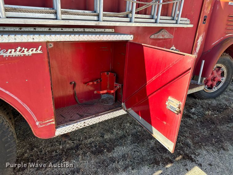 image for item DQ1505 1964 International 190  fire truck