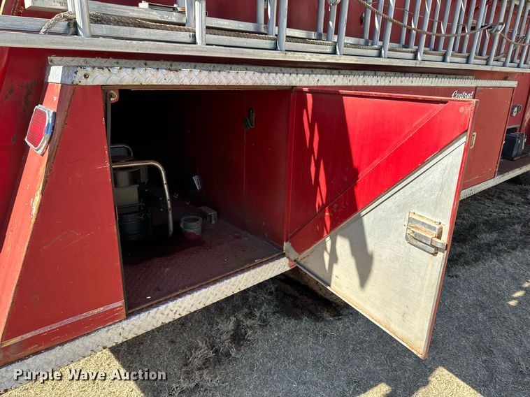 image for item DQ1505 1964 International 190  fire truck