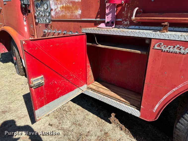 image for item DQ1505 1964 International 190  fire truck