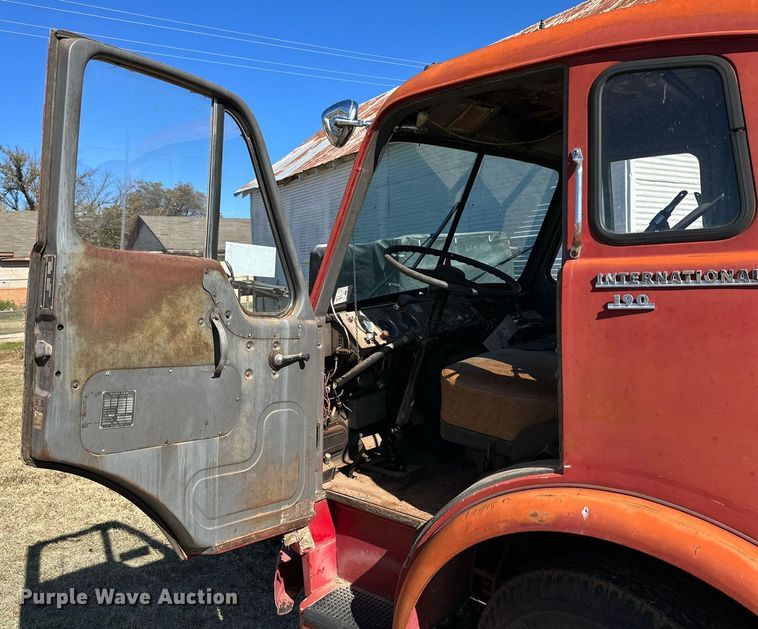 image for item DQ1505 1964 International 190  fire truck