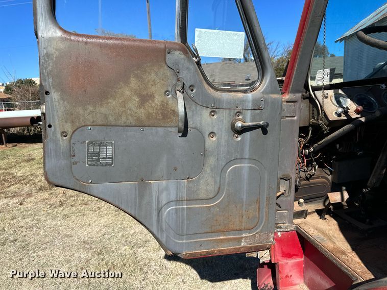 image for item DQ1505 1964 International 190  fire truck