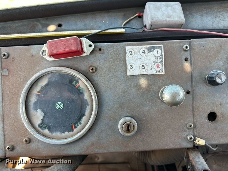 image for item DQ1505 1964 International 190  fire truck