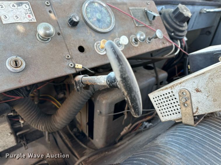 image for item DQ1505 1964 International 190  fire truck