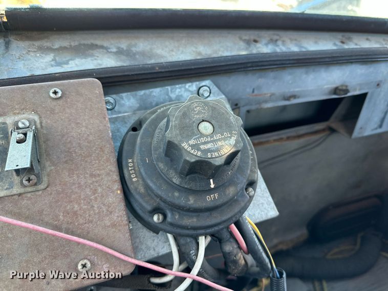 image for item DQ1505 1964 International 190  fire truck