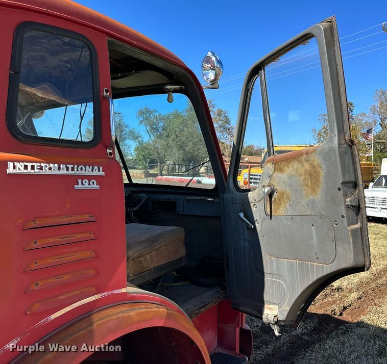 image for item DQ1505 1964 International 190  fire truck