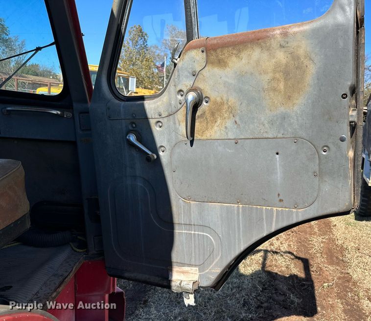 image for item DQ1505 1964 International 190  fire truck