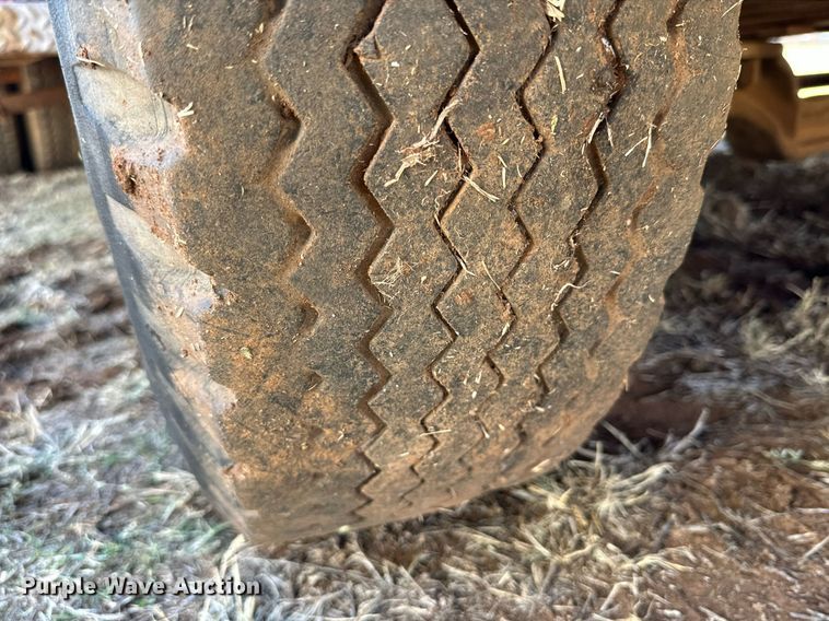 image for item DQ1505 1964 International 190  fire truck