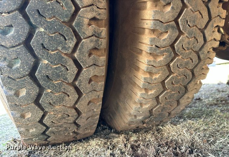 image for item DQ1505 1964 International 190  fire truck