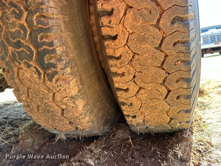 image for item DQ1505 1964 International 190  fire truck