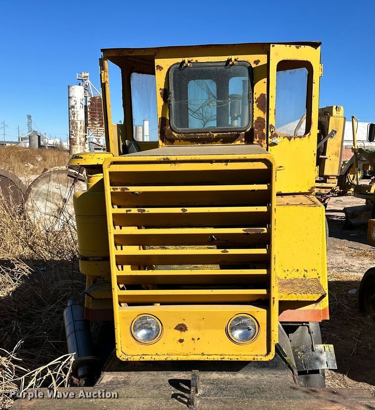 image for item DQ1530 Hyster C550A  pneumatic roller