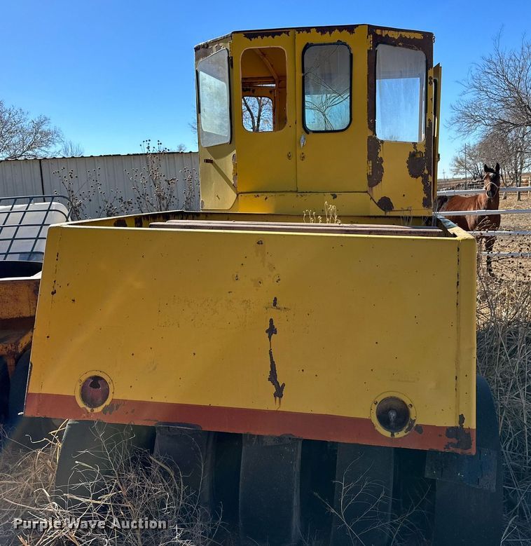 image for item DQ1530 Hyster C550A  pneumatic roller