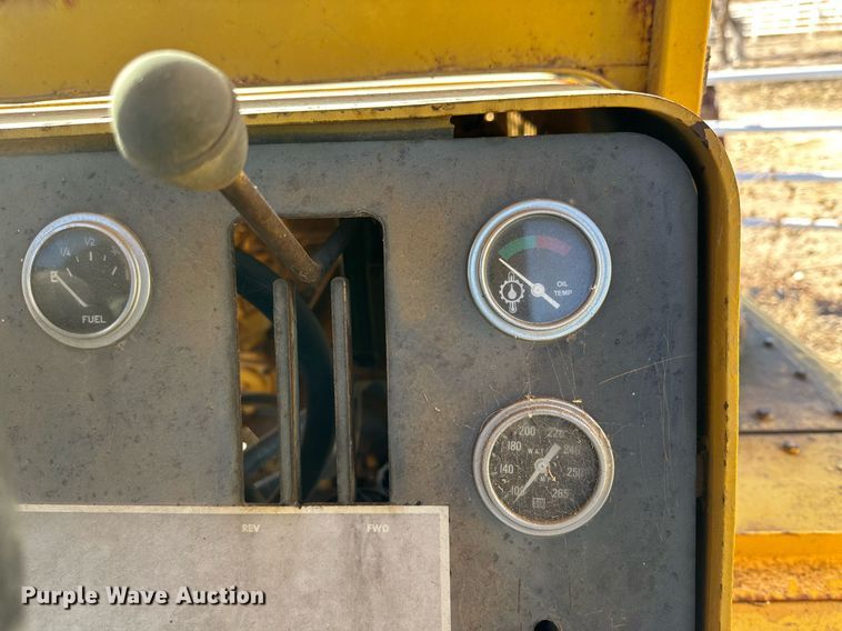 image for item DQ1530 Hyster C550A  pneumatic roller