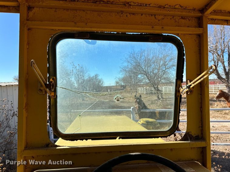 image for item DQ1530 Hyster C550A  pneumatic roller