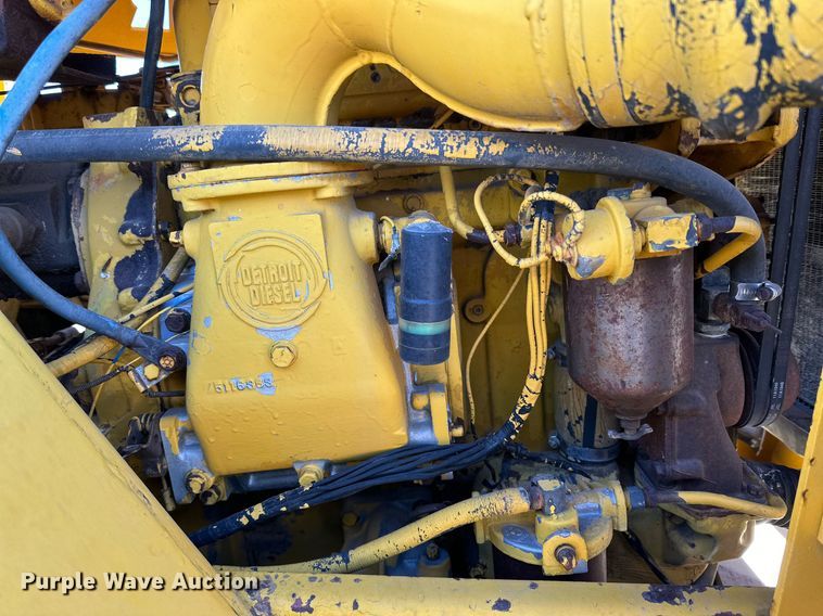 image for item DQ1530 Hyster C550A  pneumatic roller