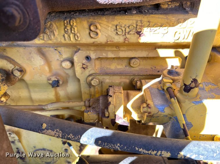 image for item DQ1530 Hyster C550A  pneumatic roller