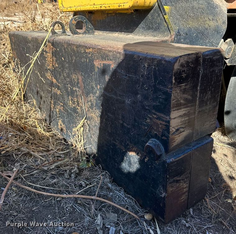 image for item DQ1530 Hyster C550A  pneumatic roller