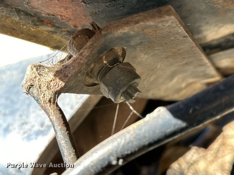 image for item DQ1530 Hyster C550A  pneumatic roller