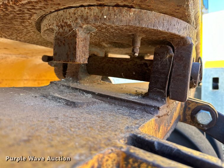 image for item DQ1531 W.E. Grace   pull type pneumatic roller